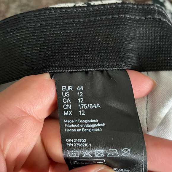 H&M Women  Pants - Picture 3 of 3